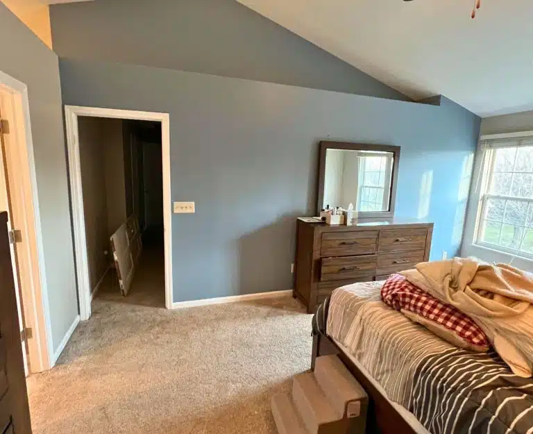 Interior painting in Columbus, Ohio – bedroom walls and ceiling painting