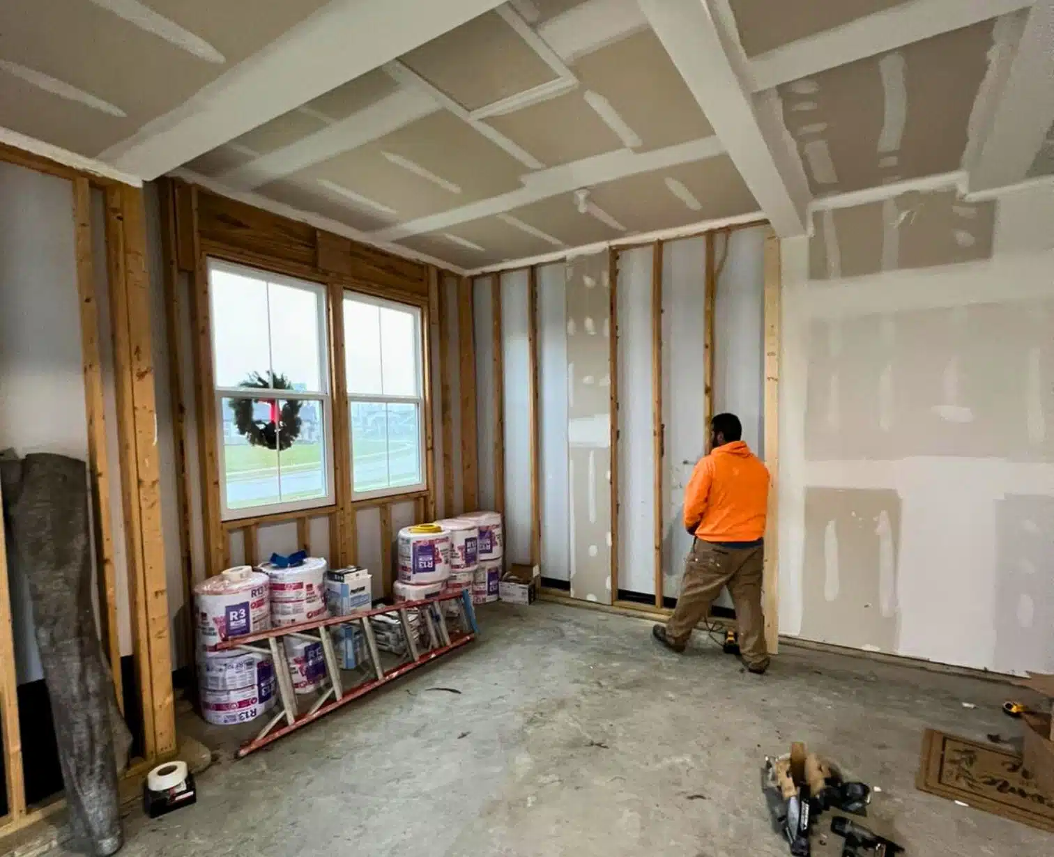 Interior painting project in Columbus, Ohio – garage before painting